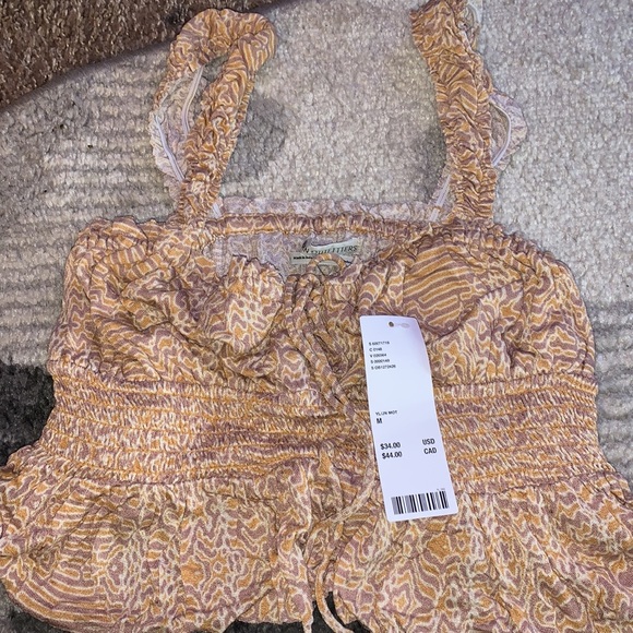 Urban Outfitters crop shirt - Picture 4 of 5